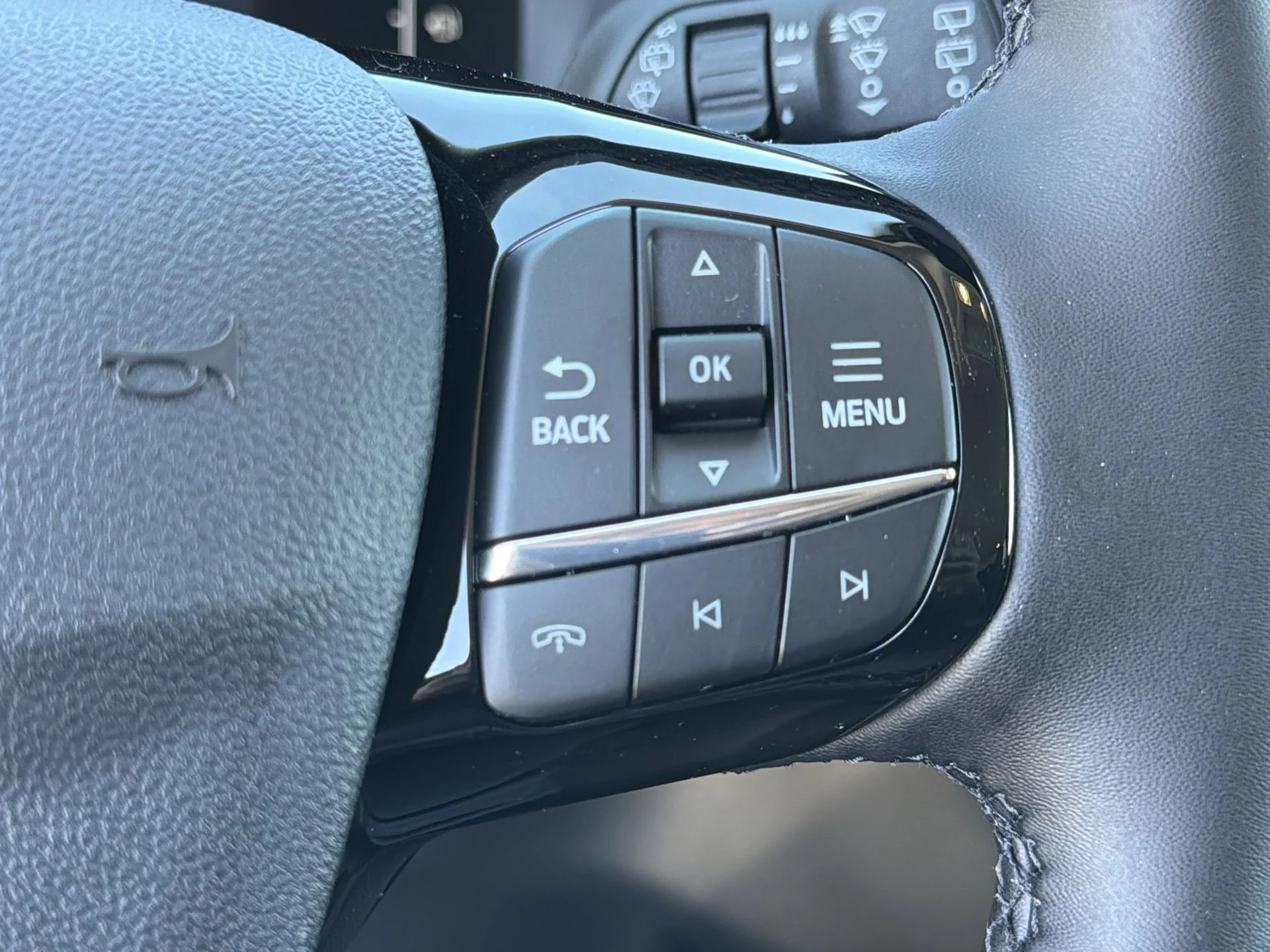 New 2026 Oxford White Ford Active® image 13