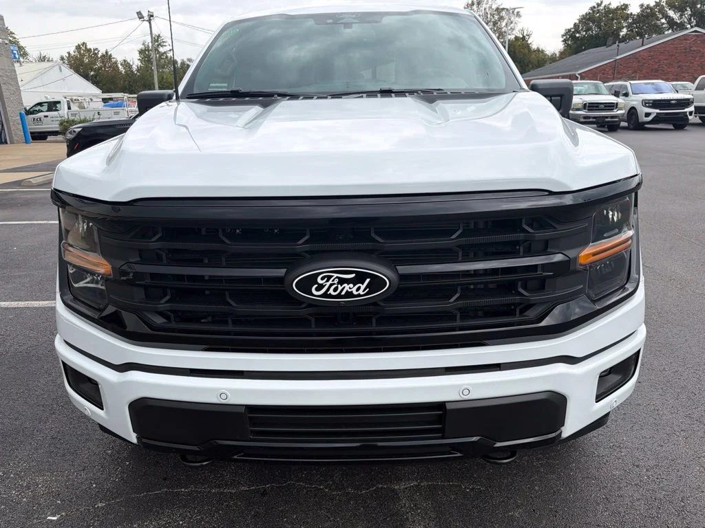 New 2026 Oxford White Ford XLT image 8
