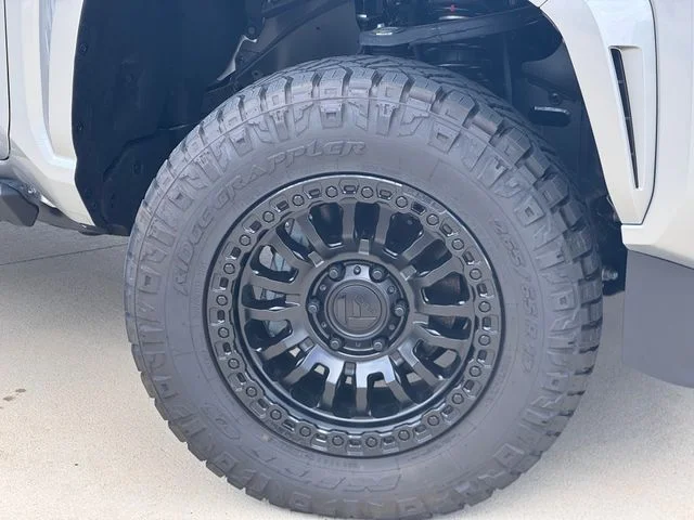 2025 Toyota Tacoma SR5 - Photo 2