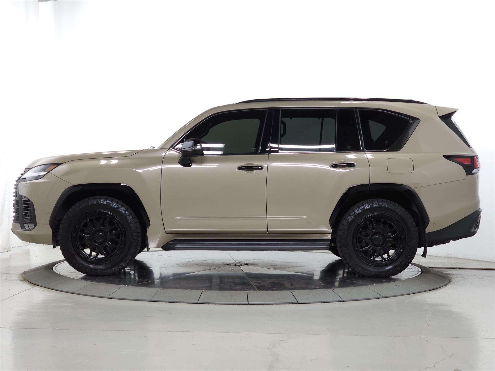 Certified Used 2025 Earth 4z1 Lexus Overtrail image 5