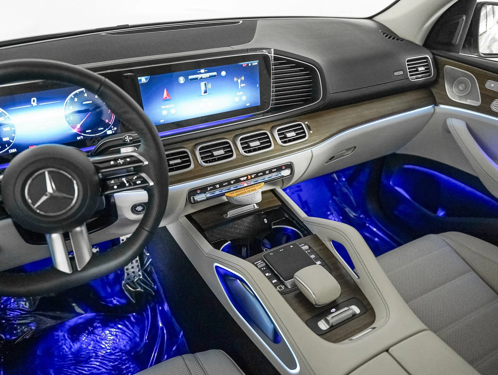 New 2026 Polar White Mercedes-Benz 4MATIC® image 18