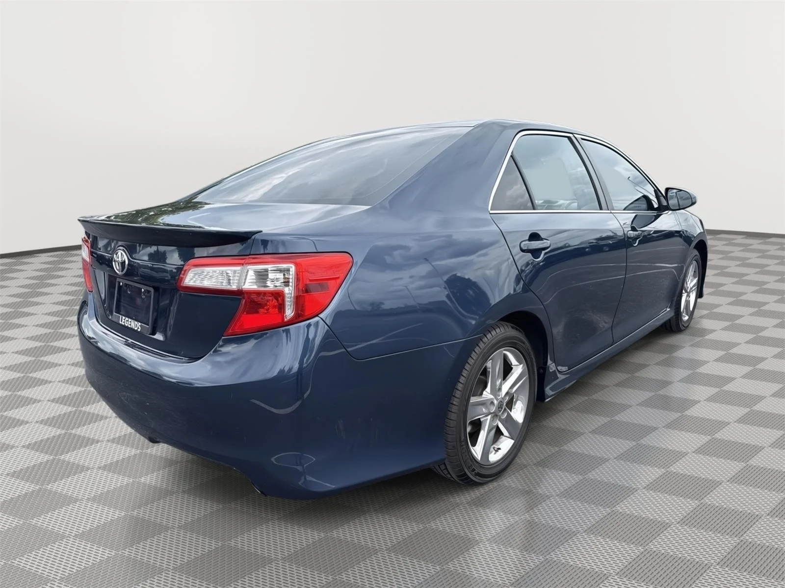 Used 2013 Magnetic Gray Metallic Toyota SE image 12