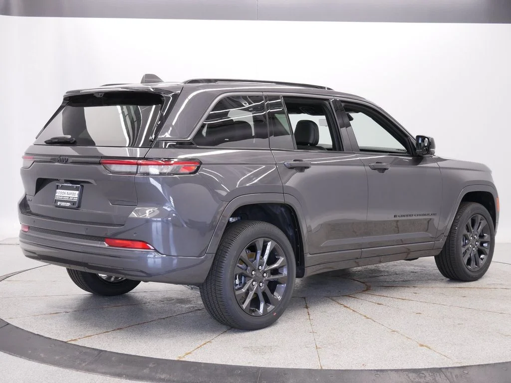 New 2026 Baltic Gray Metallic Clearcoat Jeep Limited Reserve image 6