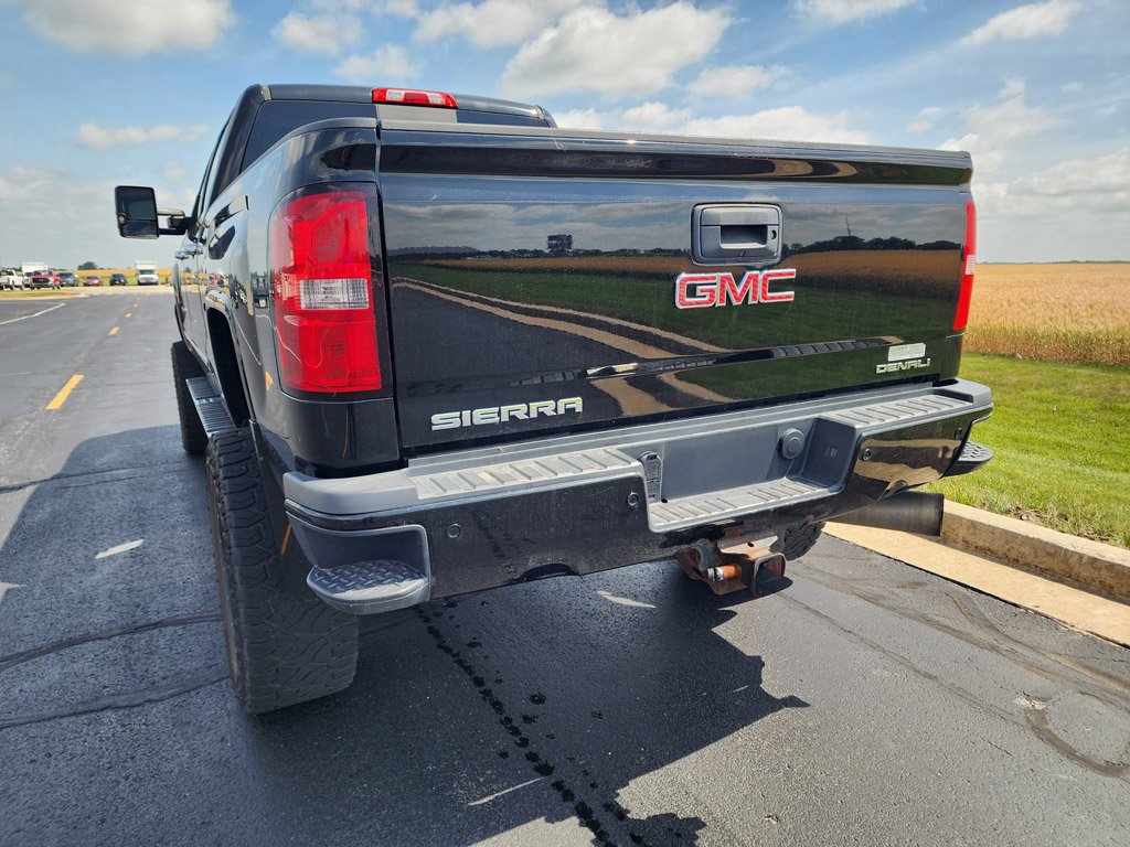 Used 2015 Onyx Black GMC Denali image 3