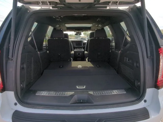 2023 GMC Yukon Denali - Photo 38