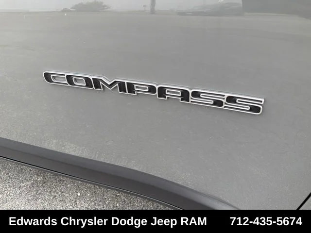 Used 2023 Gray Jeep Latitude image 12