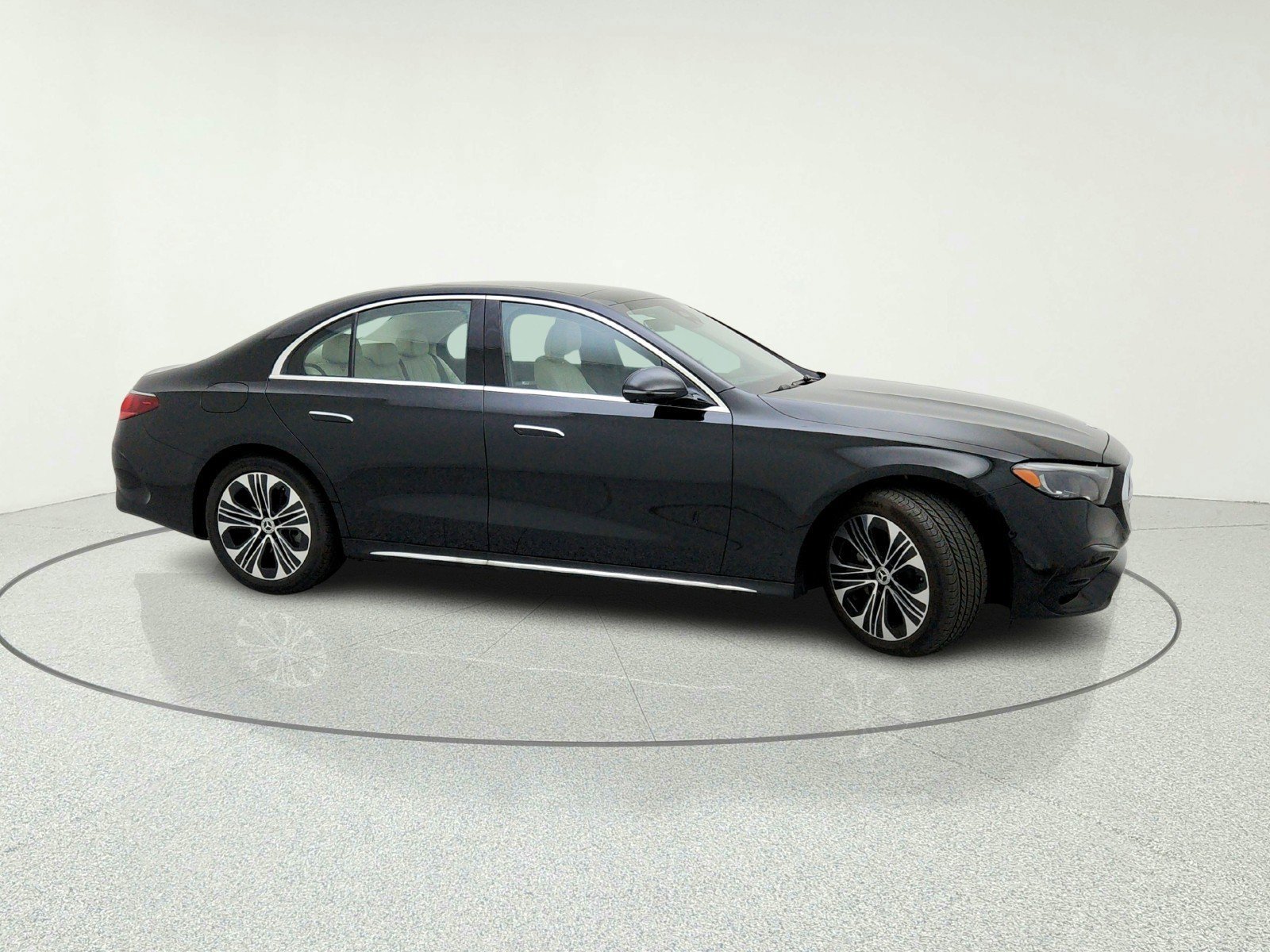 2026 Mercedes-Benz E-Class E350 - Photo 27