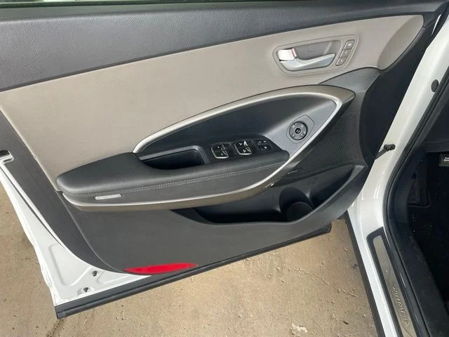 Used 2018 White Hyundai 2.4 Base image 27