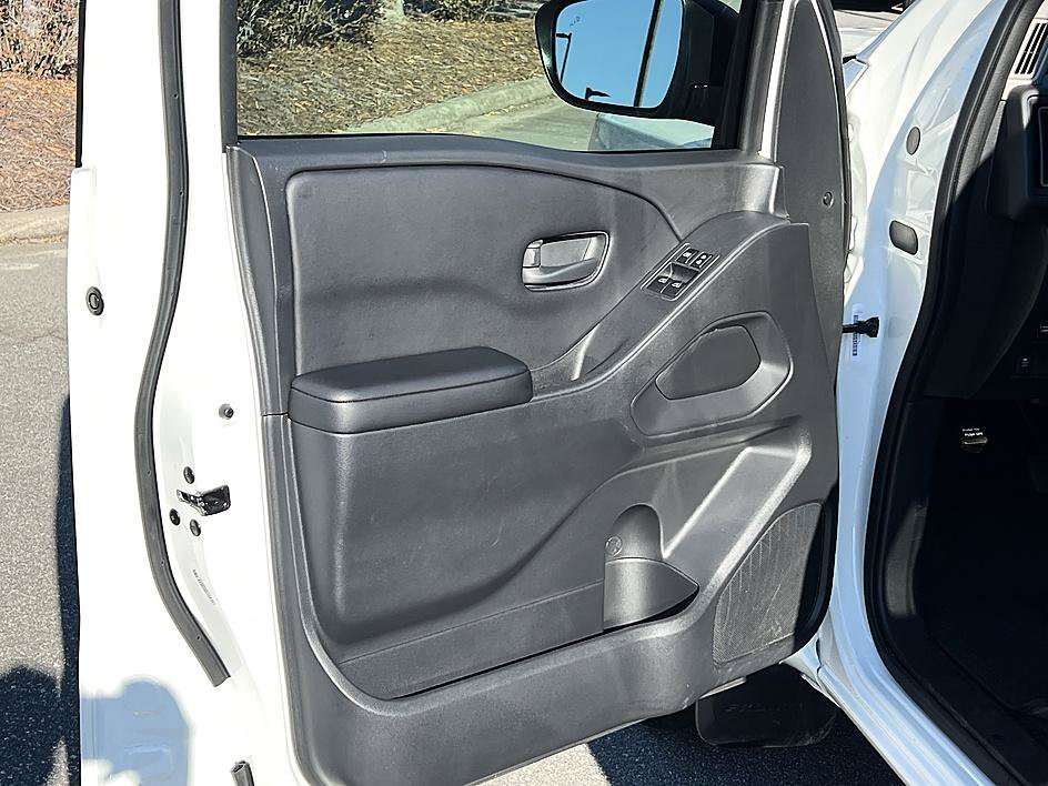 Used 2026 Glacier White Nissan S image 19