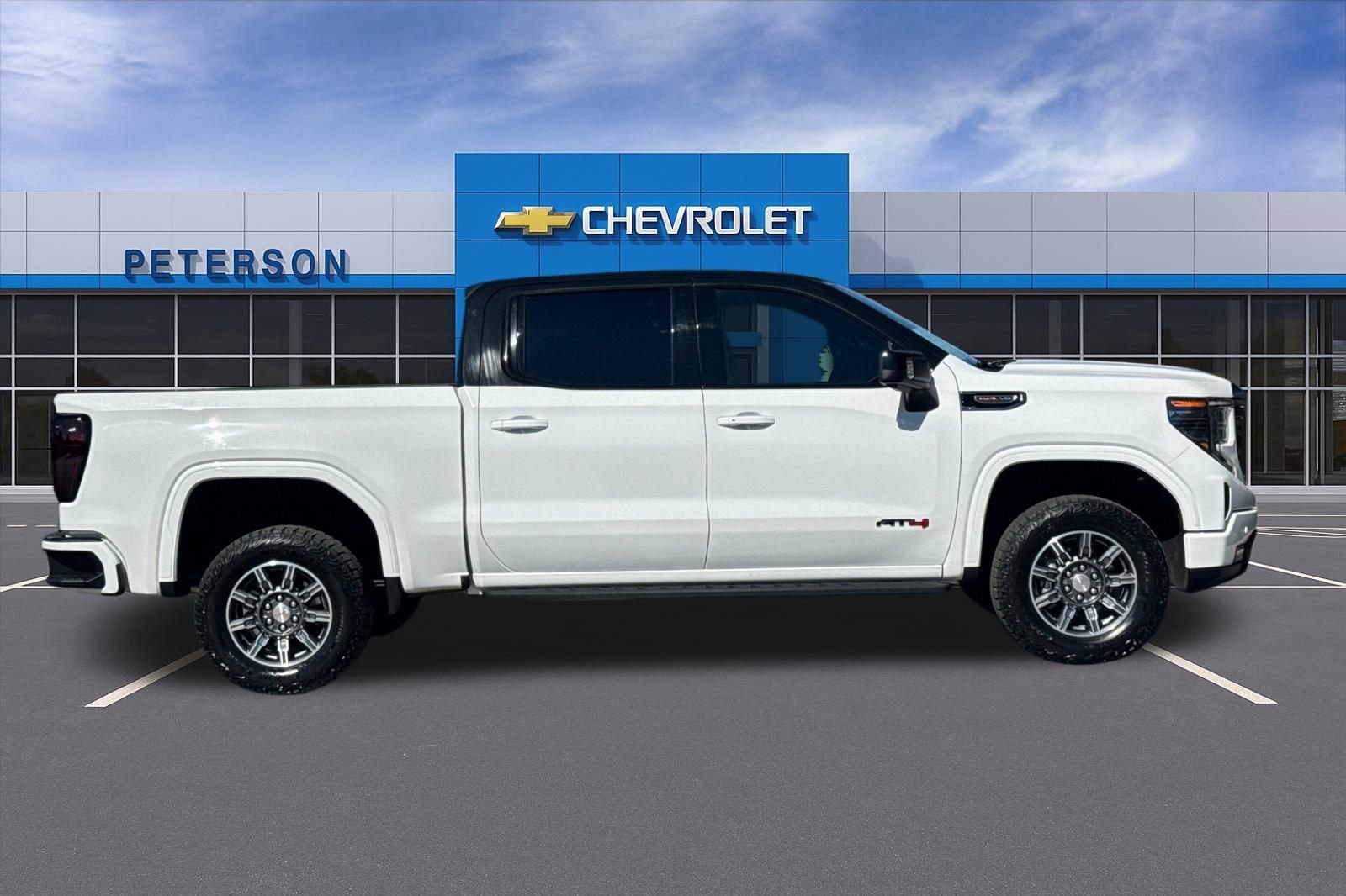 Used 2024 White GMC AT4 image 3