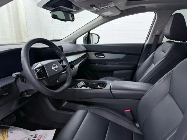 Used 2025 White Nissan SL image 18