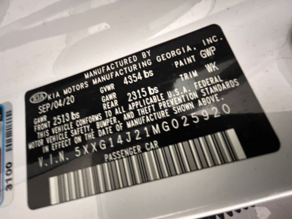 Used 2021 White Kia LXS image 20