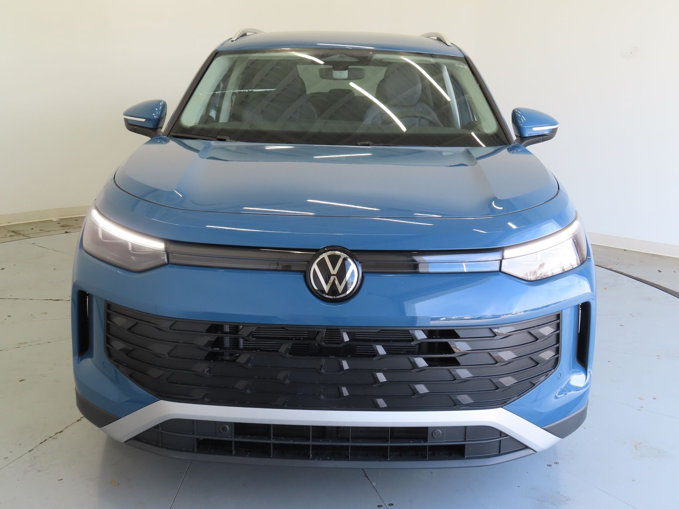 Used 2026 Blue Volkswagen 2.0T SE image 9