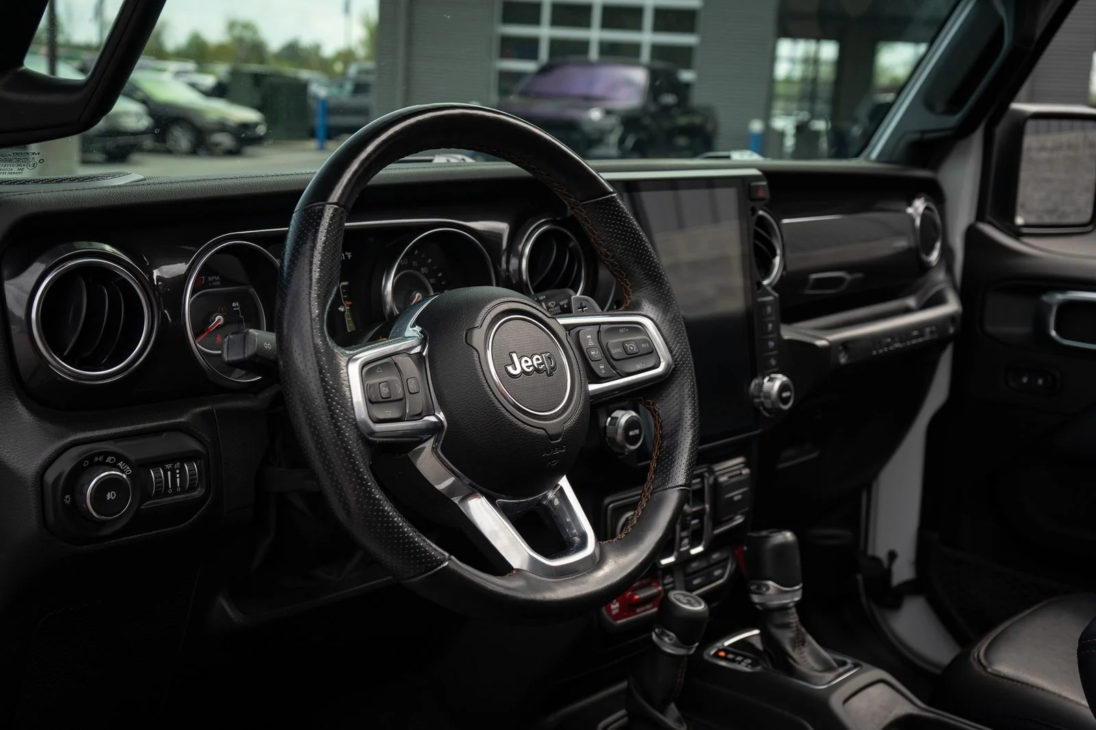 Used 2022 White Jeep Unlimited Rubicon 392 image 26