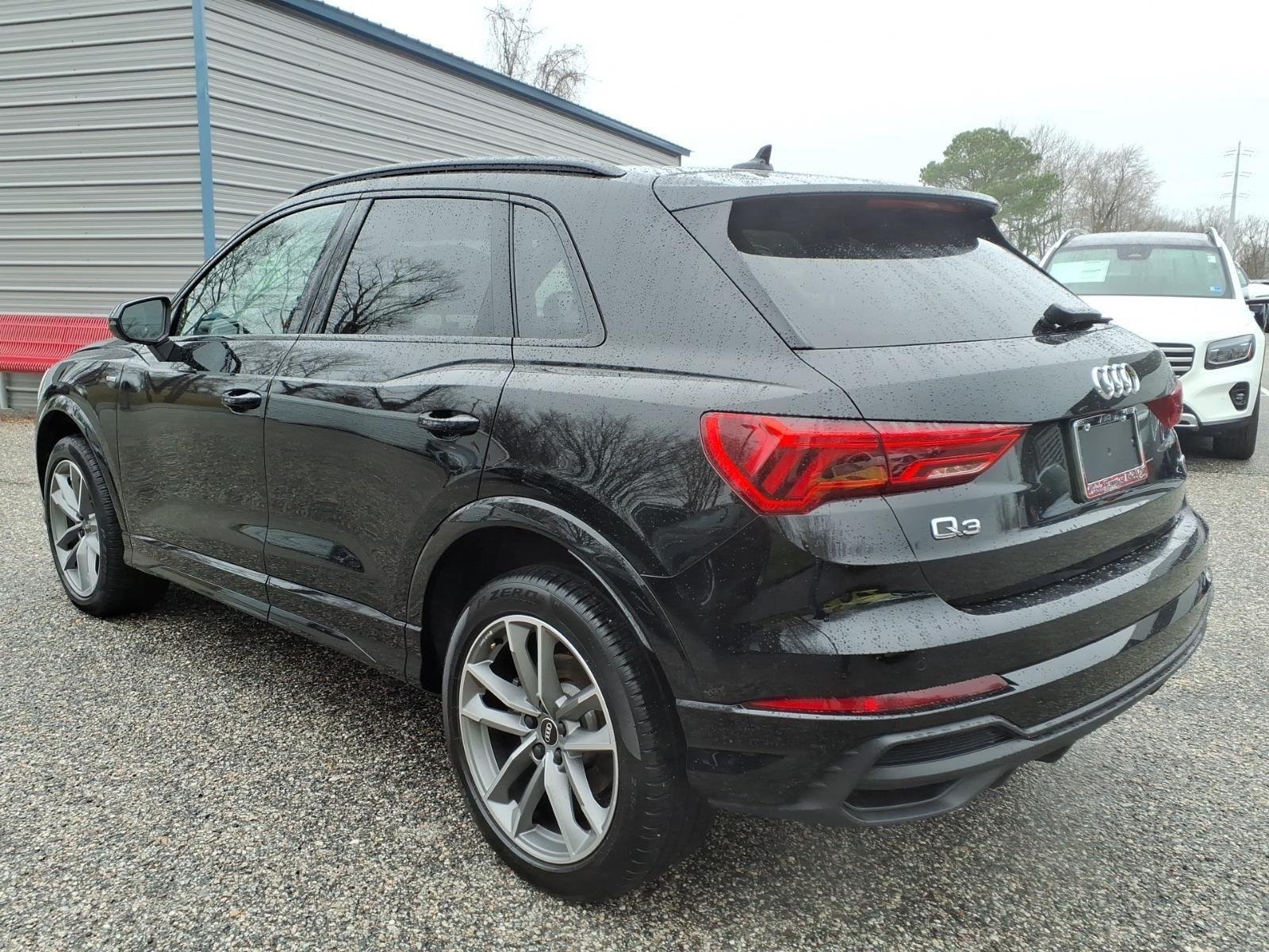 Used 2025 Mythos Black Metallic Audi S line Premium image 10