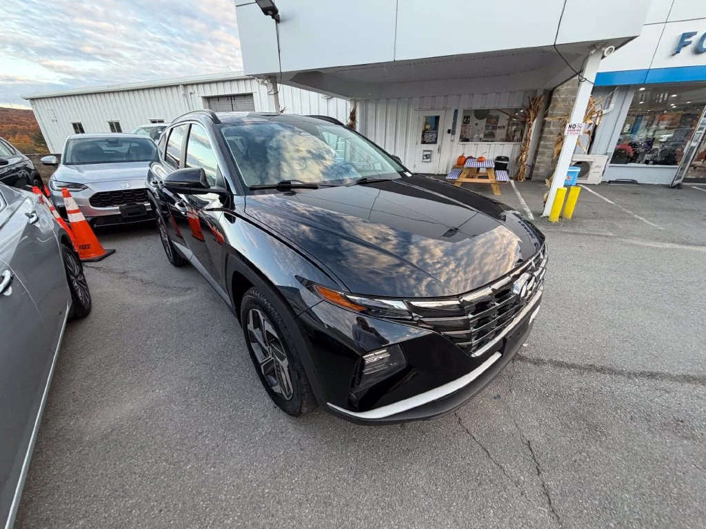 Used 2022 Black Hyundai SEL image 6