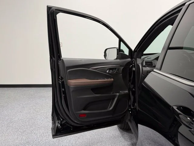 Used 2025 Black Honda RTL image 10