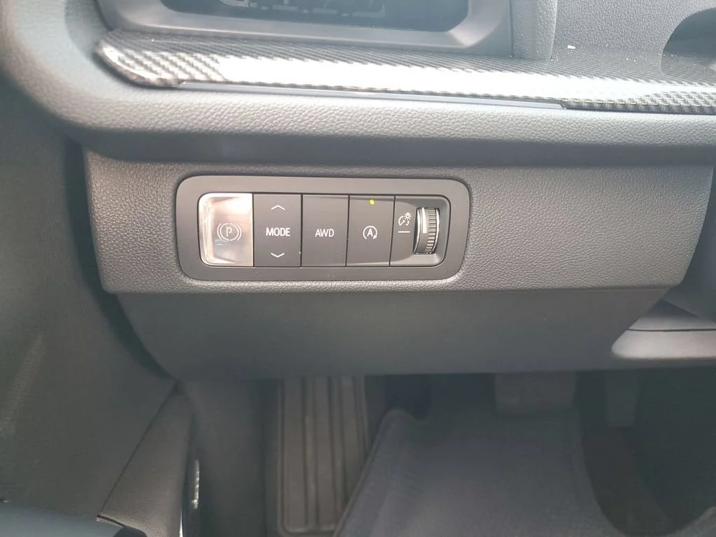 New 2026 Polar White Tricoat Chevrolet High Country image 24