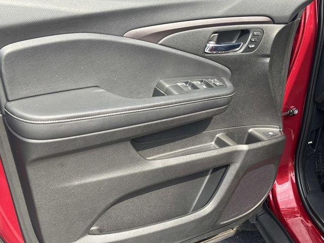 Certified Used 2022 Radiant Red Metallic II Honda AWD RTL image 17