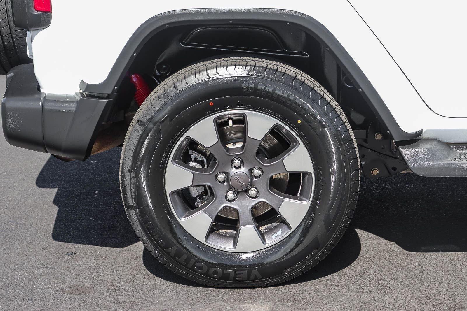 Used 2018 Bright White Clearcoat Jeep Unlimited Sahara image 9