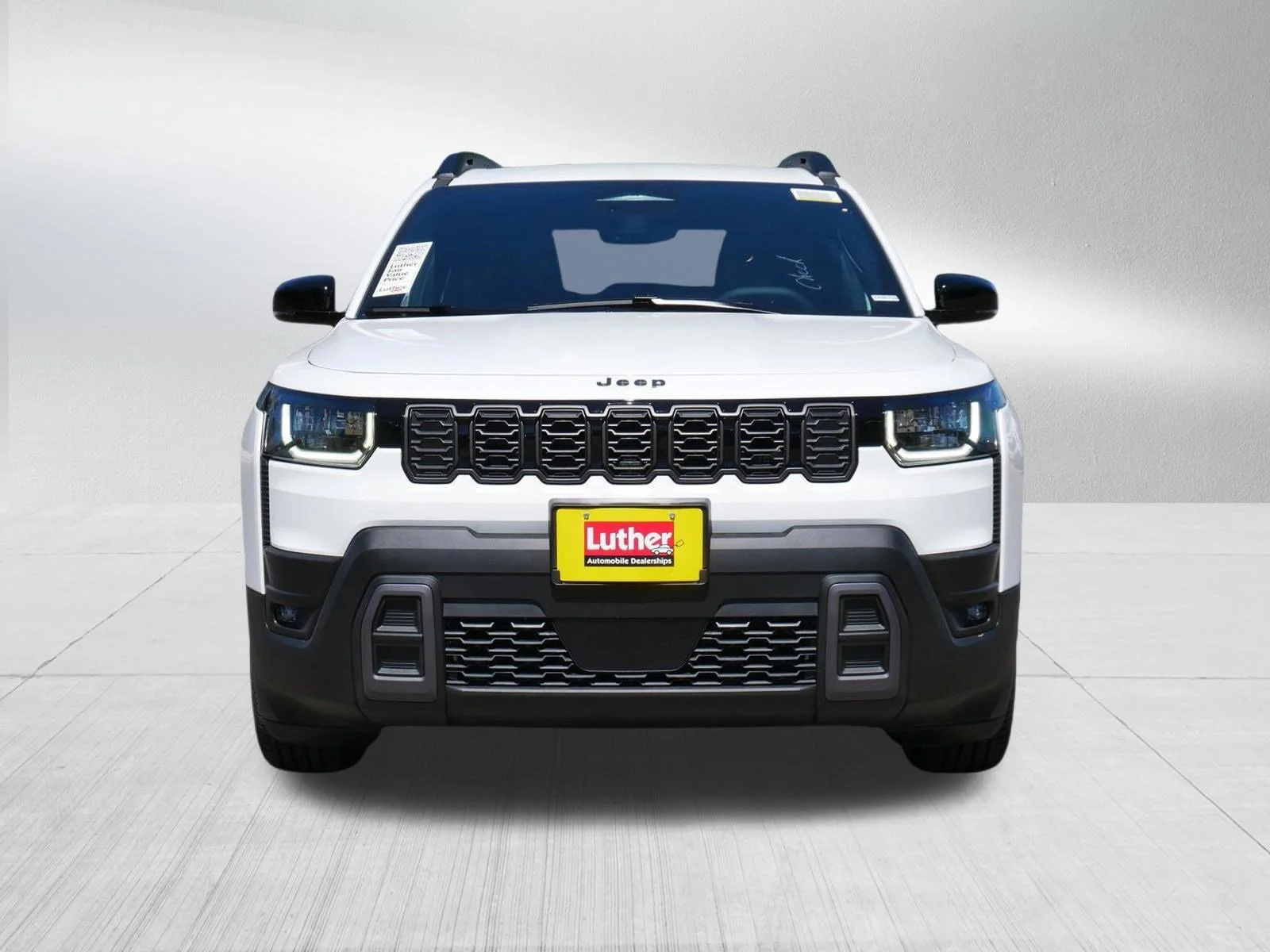 New 2026 Bright White Clear-Coat Exterior Paint Jeep Limited image 2