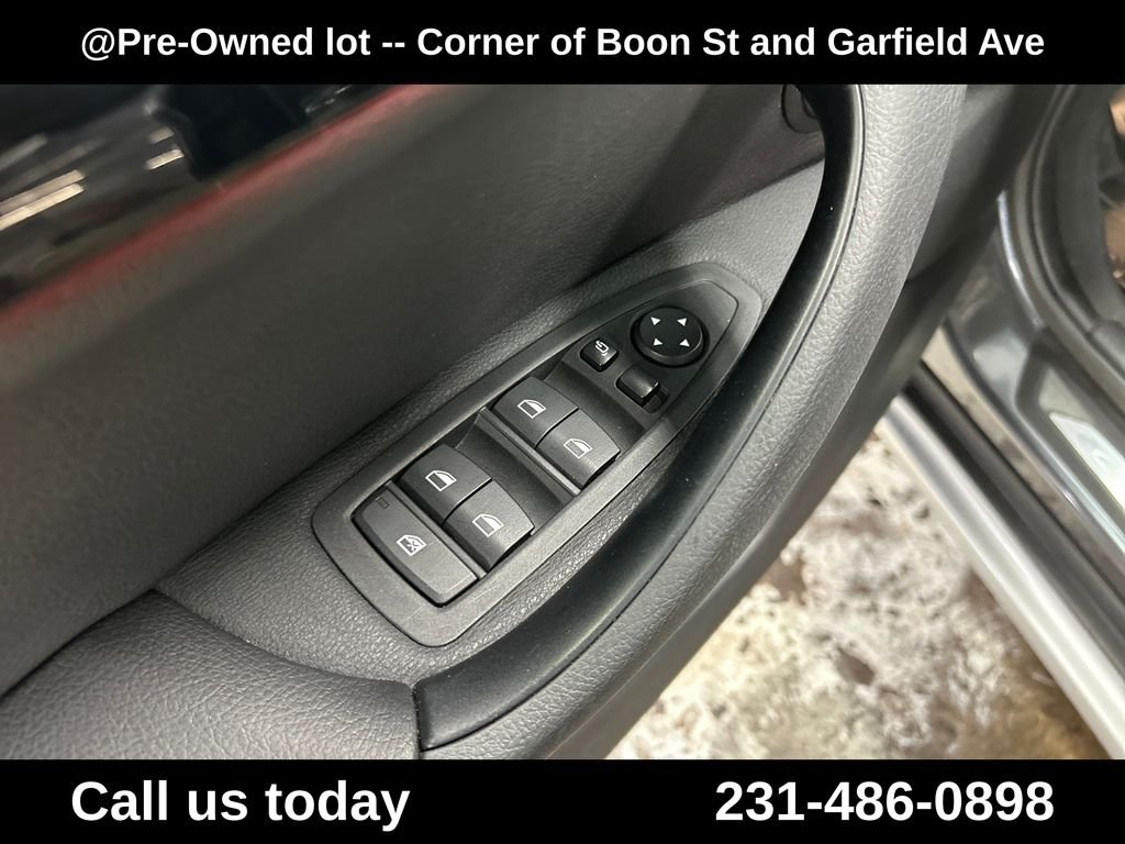 Used 2018 Gray BMW xDrive28i image 16