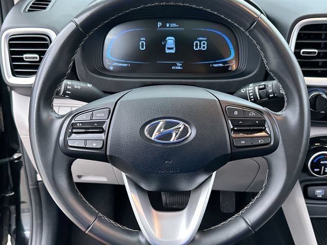 2025 Hyundai Venue SEL - Photo 28