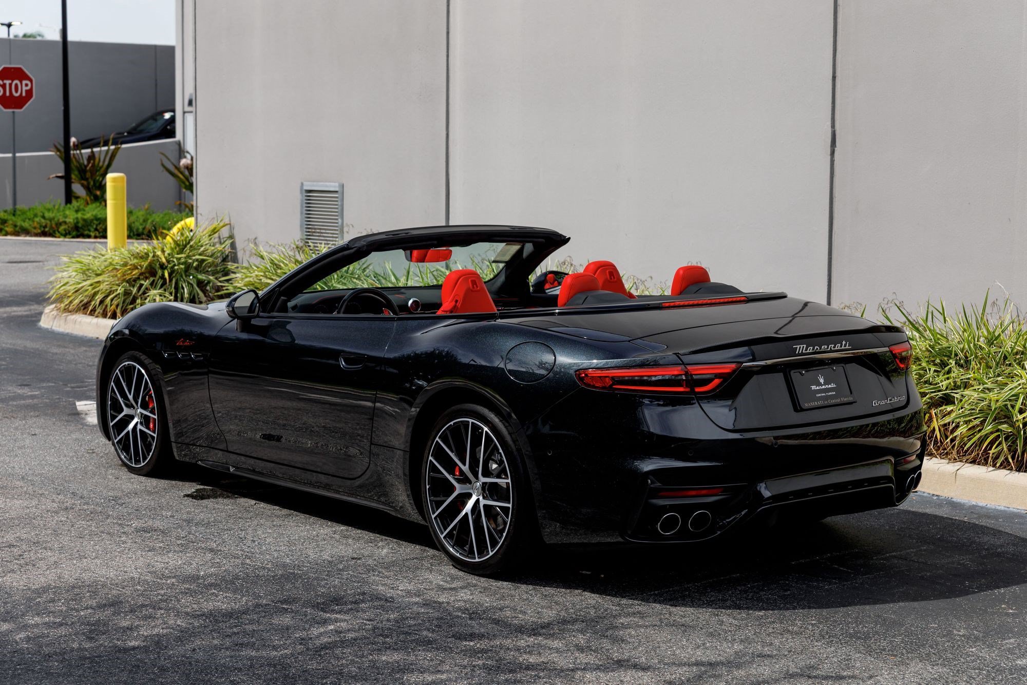 Used 2024 Nero Assoluto Maserati Trofeo image 3