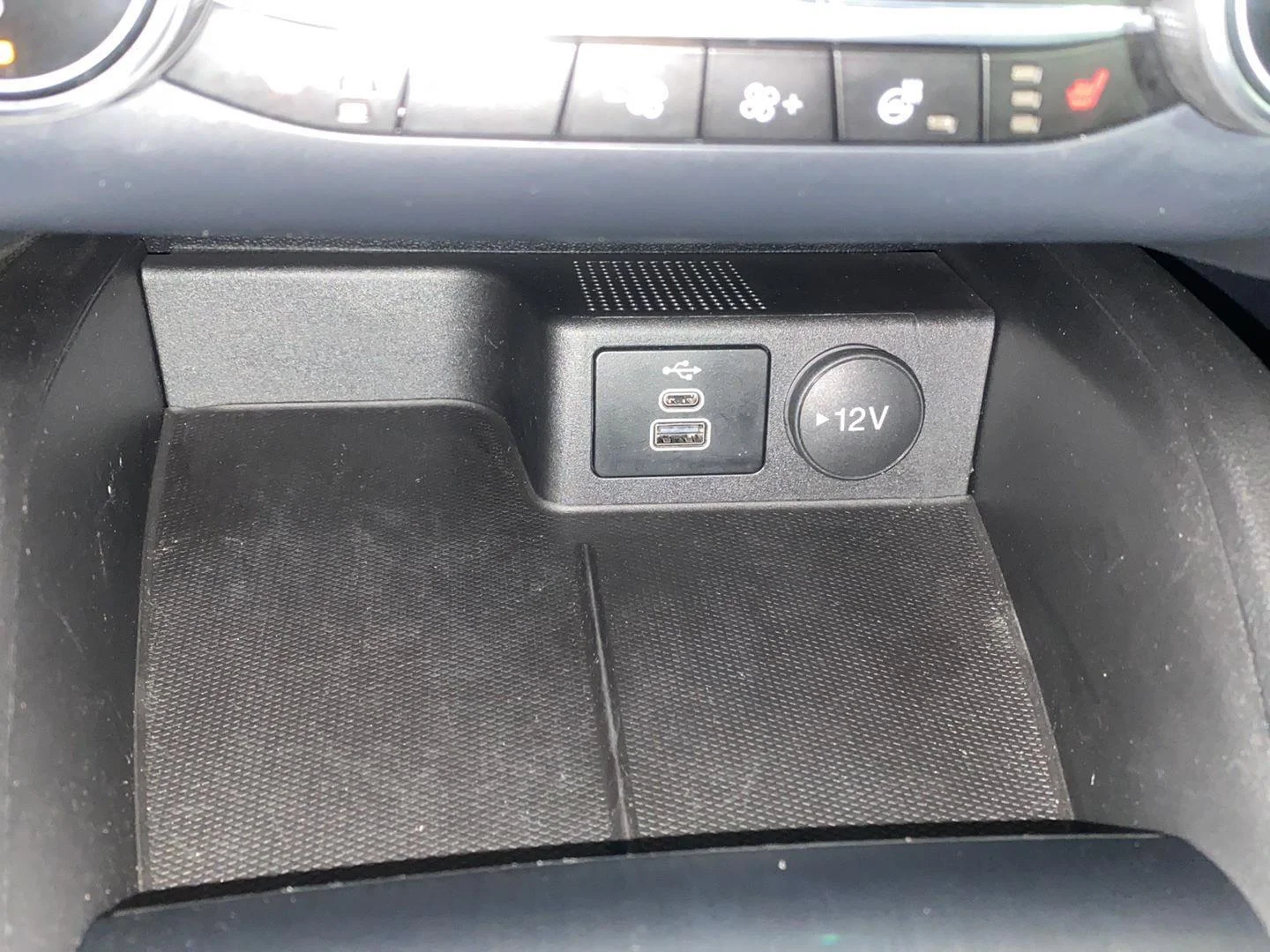 Used 2025 Space Silver Ford Active image 7