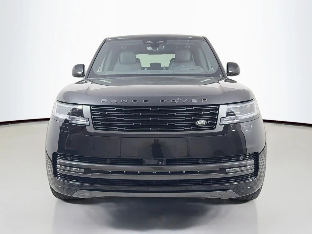 New 2026 Santorini Black Land Rover SE image 2