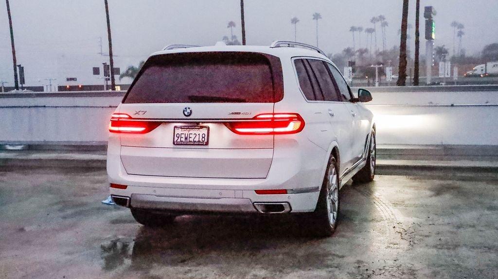 Used 2023 White Metallic BMW xDrive40i image 9