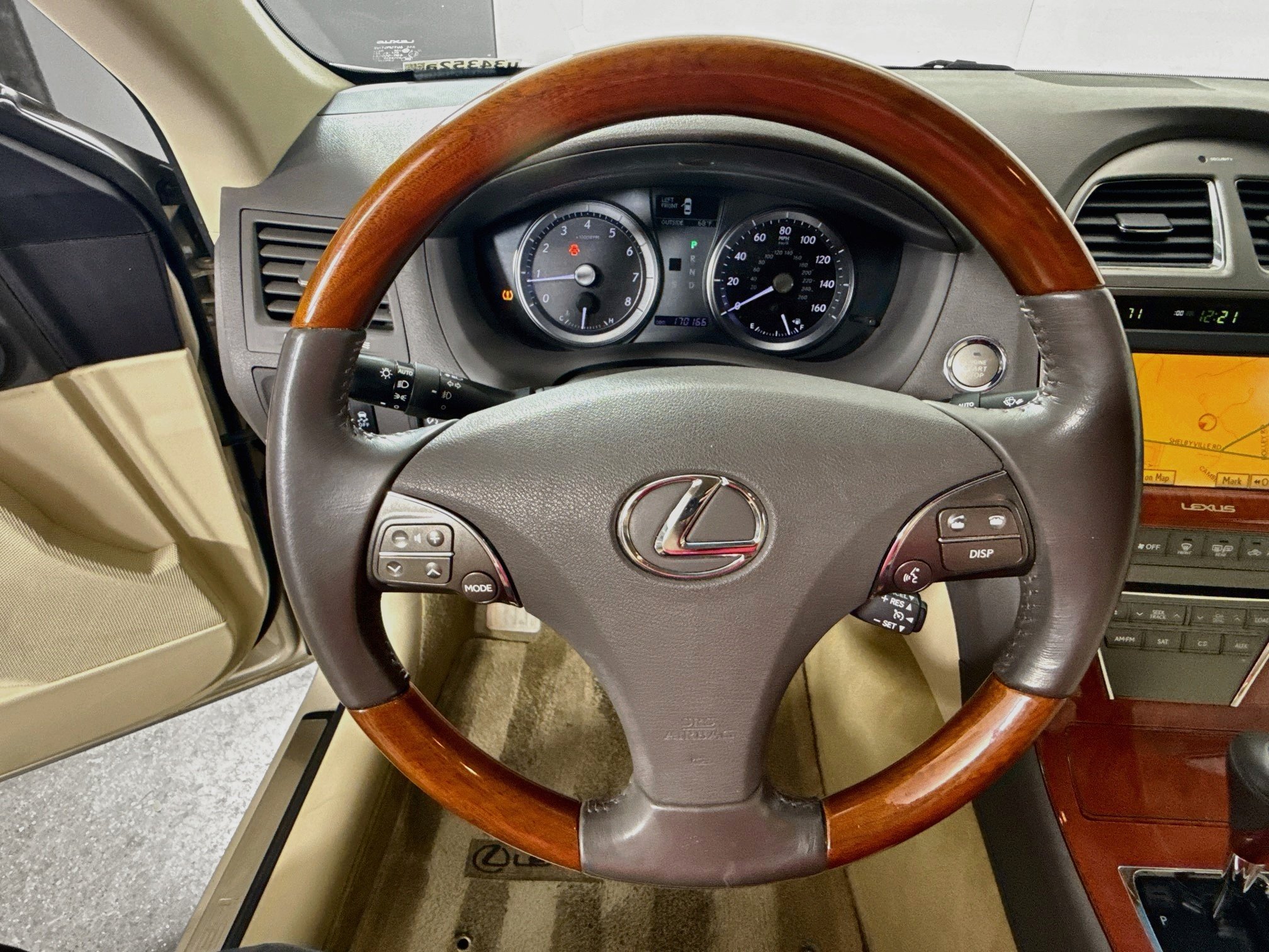 Used 2011 Satin Cashmere Metallic Lexus Base image 11