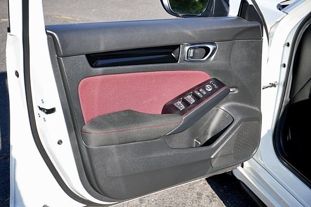 Used 2025  Honda Base image 21