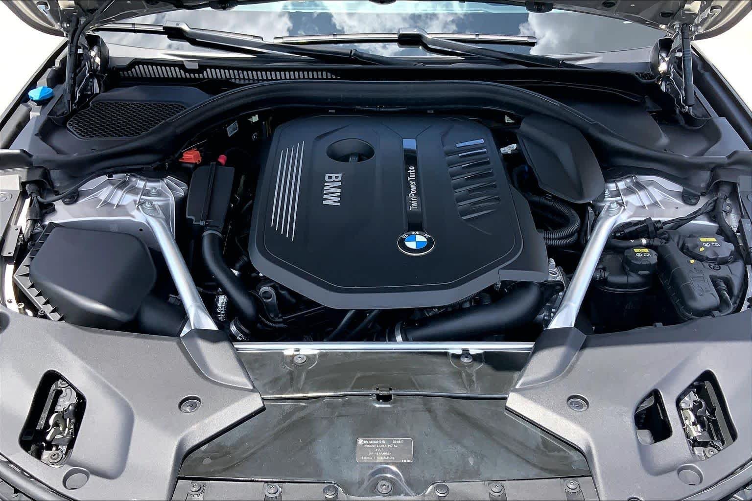 Used 2019 Rhodonite Silver Metallic BMW 540i image 31