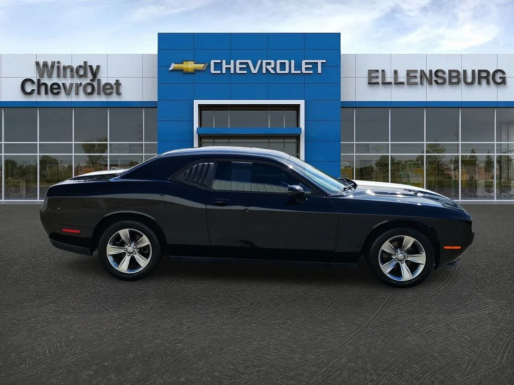 2016 Dodge Challenger SXT - Photo 8