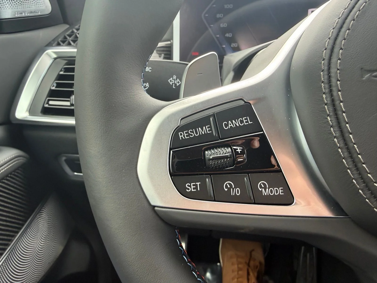 New 2027 Black Sapphire Metallic BMW M60i image 24