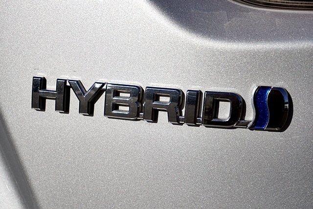 Used 2022 Silver Toyota LE image 9