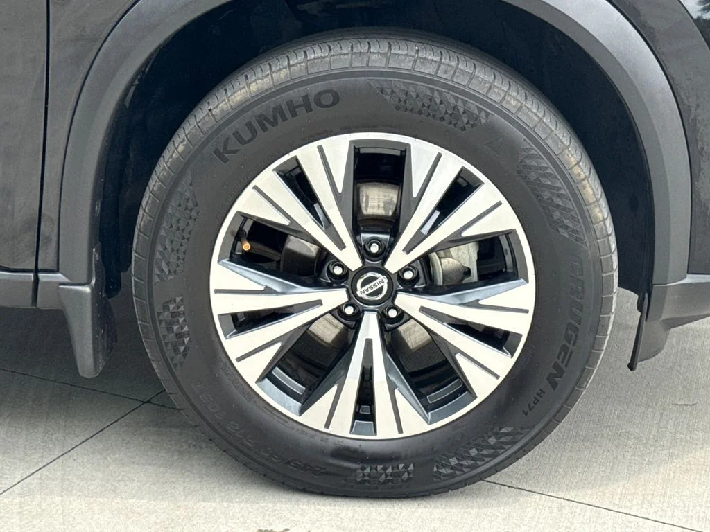 Used 2021 Super Black Nissan SV image 11