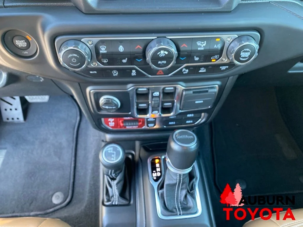Used 2021 Green Jeep Rubicon image 40