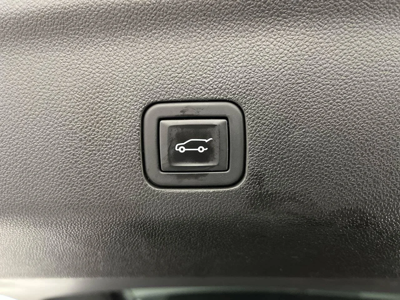 2023 GMC Yukon Denali - Photo 33