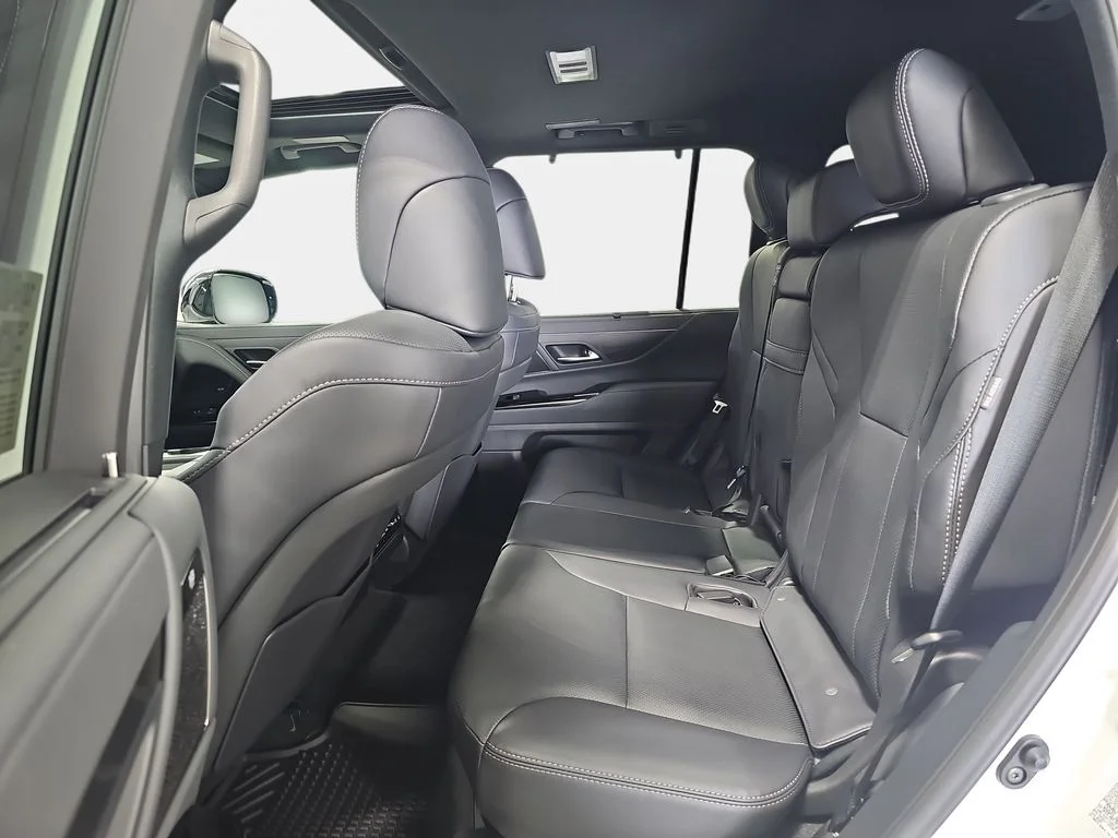 New 2026 Eminent White Pearl Lexus LUXURY image 10