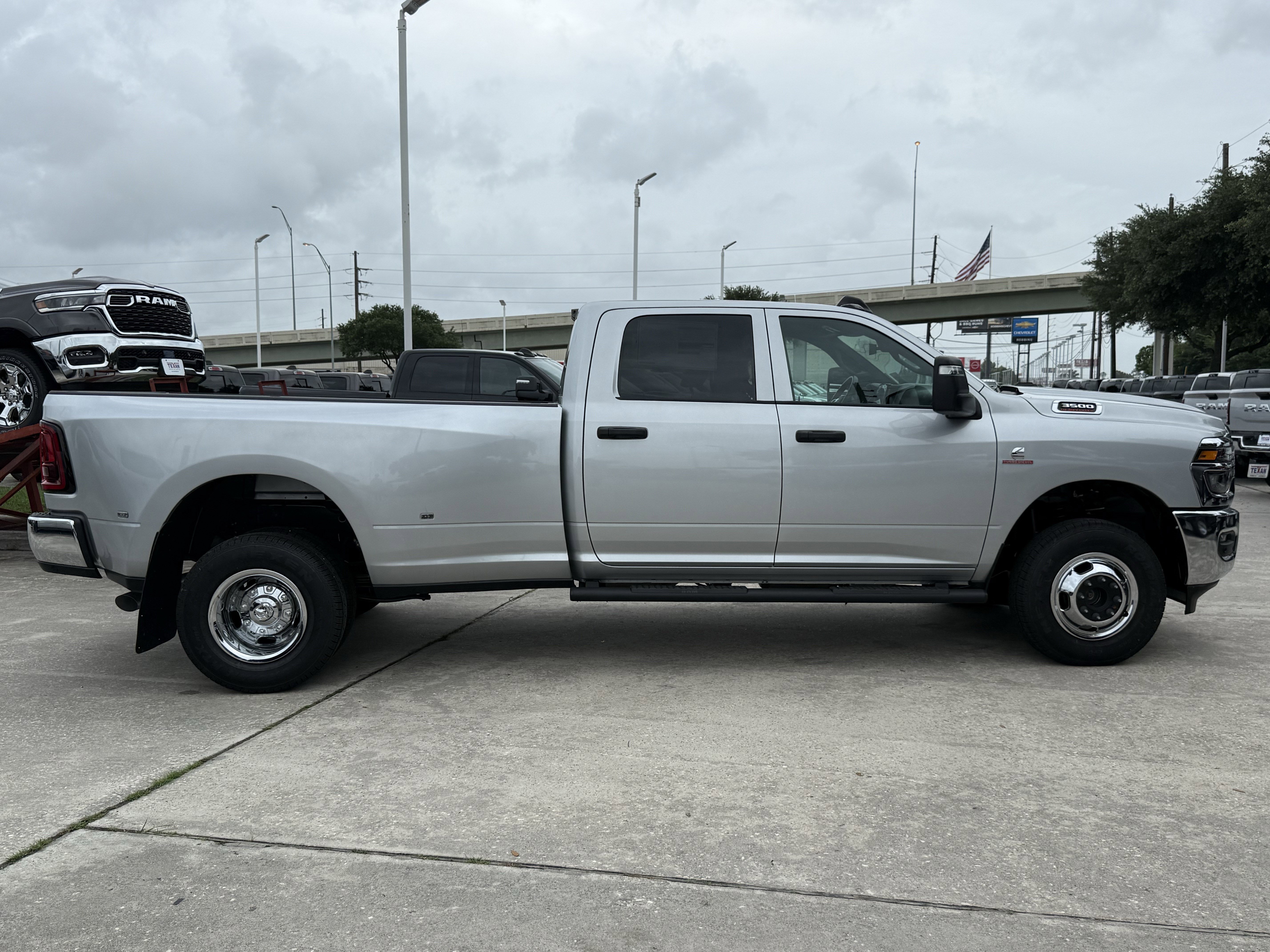 New 2026 Silver-Zynith Exterior Paint RAM Tradesman image 3