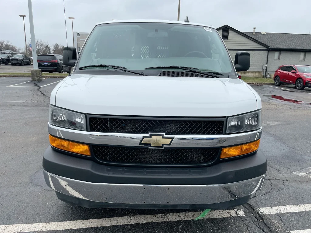 Used 2024 Summit White Chevrolet 2500 image 27