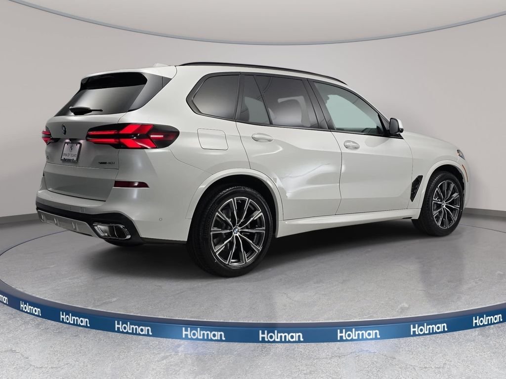 New 2026 Mineral White Metallic BMW xDrive40i image 5