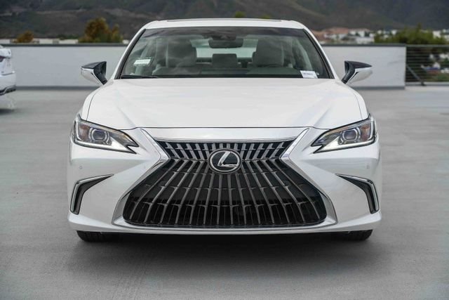 Certified Used 2025 White Lexus 300h image 4