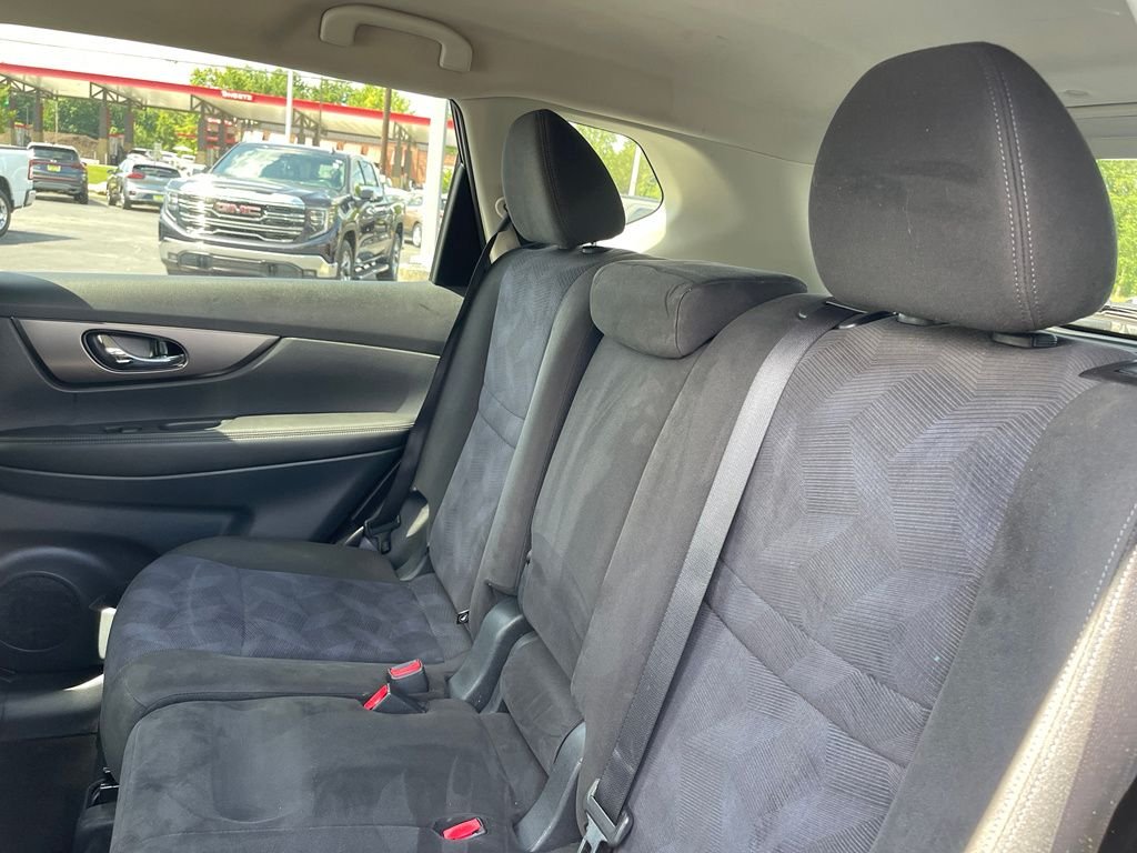 Used 2015 Super Black Nissan SV image 9