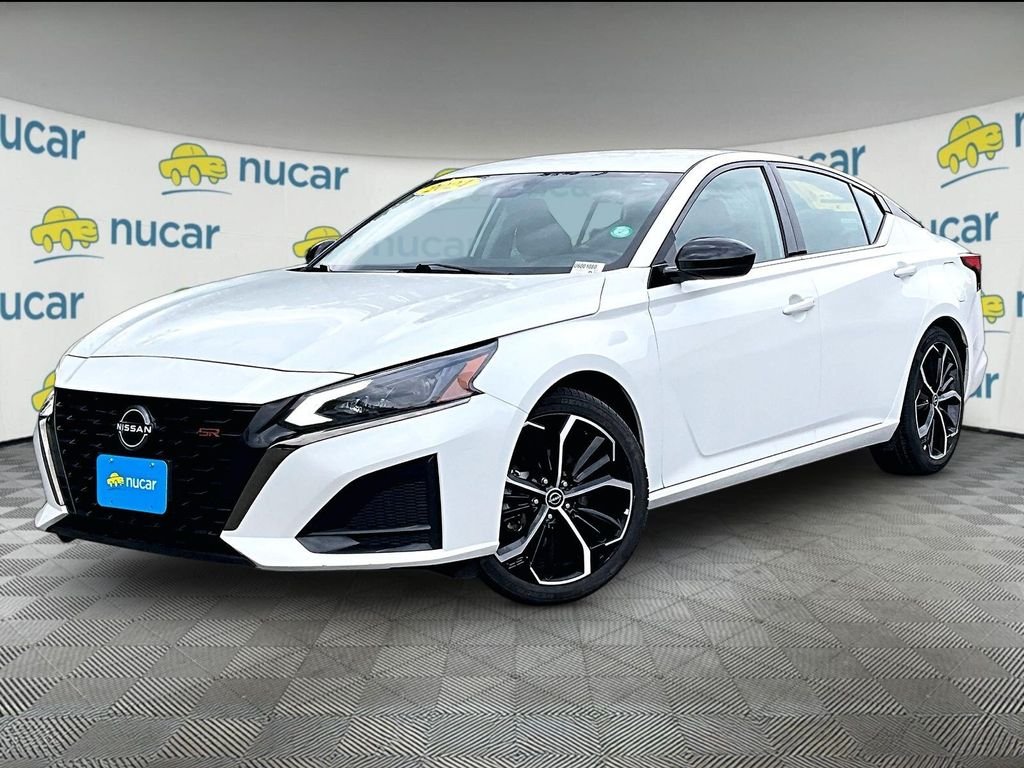 Used 2024 White Nissan 2.5 SR image 3