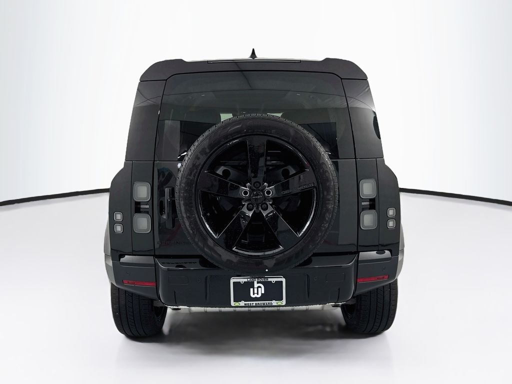 New 2026 Santorini Black Land Rover S image 6