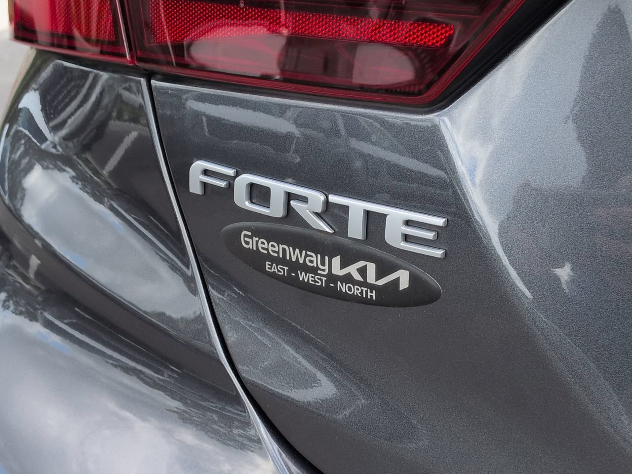 Used 2023 Gravity Gray Kia  image 13