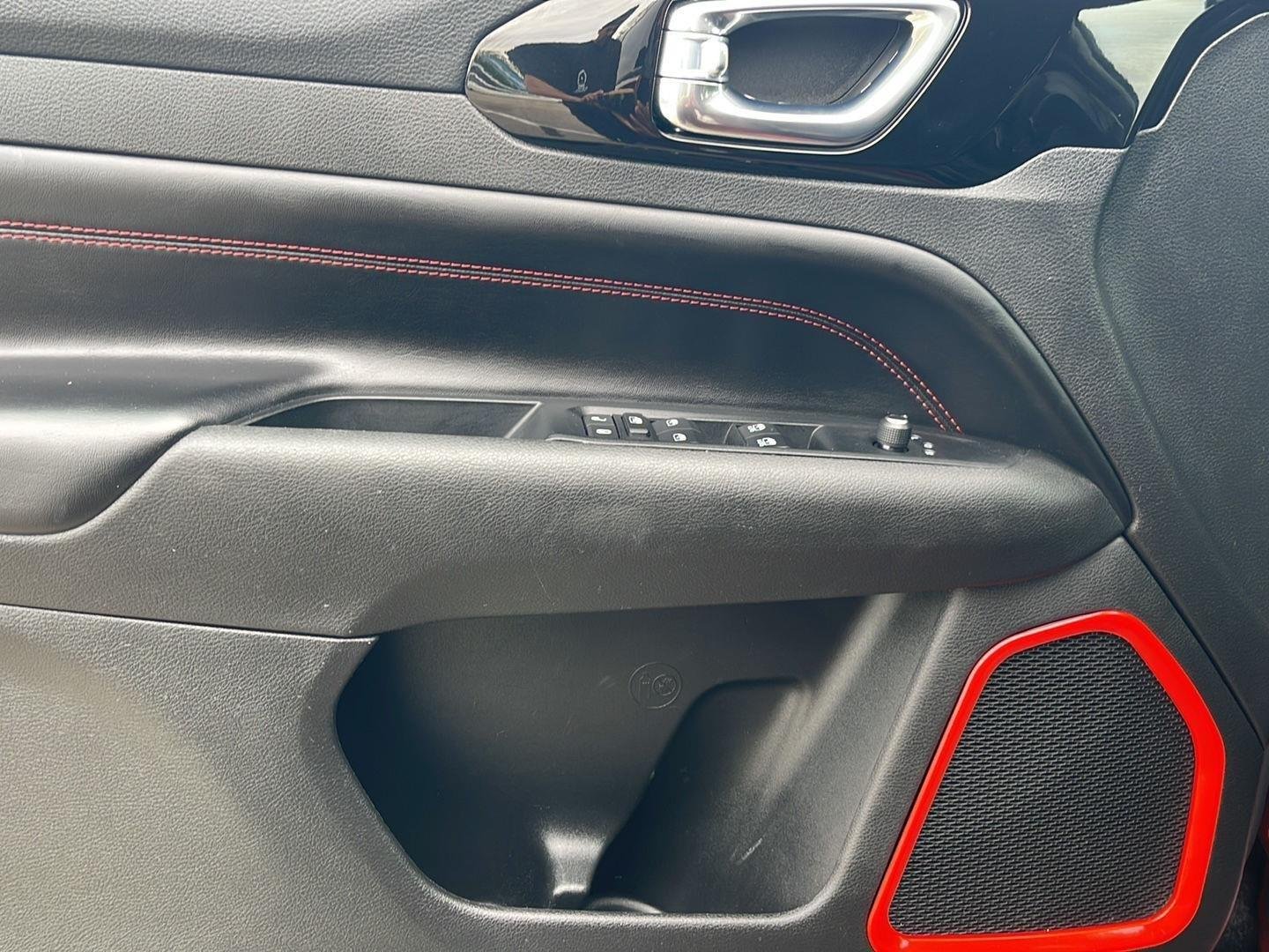 Used 2022 Velvet Red Pearlcoat Jeep Trailhawk image 18